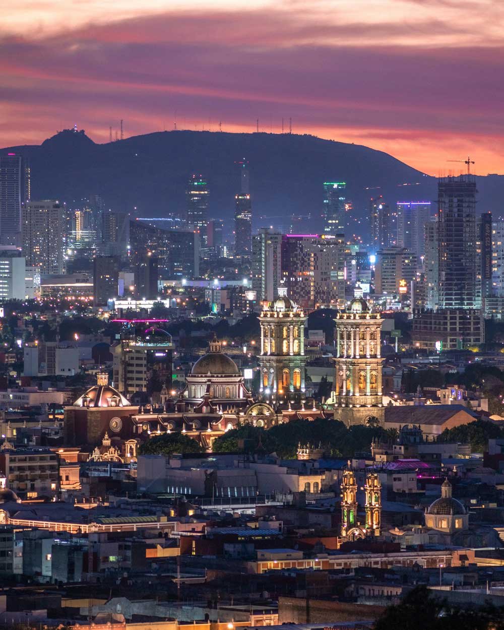 Foto de un atardecer en la ciudad de Puebla, México